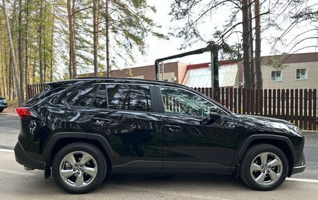 Toyota RAV4, 2021 год, 3 450 000 рублей, 12 фотография