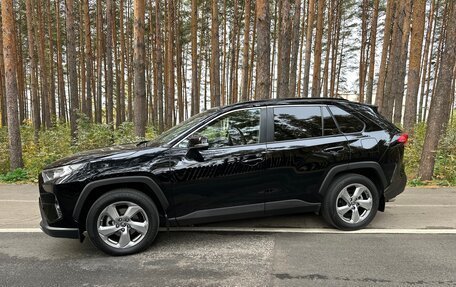 Toyota RAV4, 2021 год, 3 450 000 рублей, 11 фотография