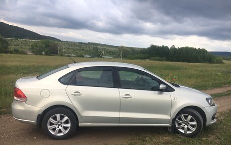 Volkswagen Polo VI (EU Market), 2011 год, 720 000 рублей, 2 фотография