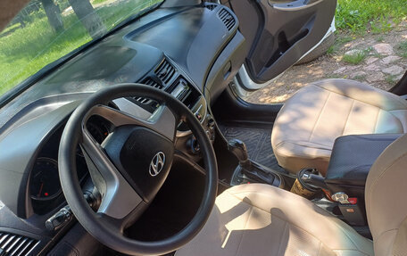 Hyundai Solaris II рестайлинг, 2014 год, 980 000 рублей, 4 фотография
