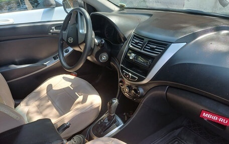 Hyundai Solaris II рестайлинг, 2014 год, 980 000 рублей, 3 фотография