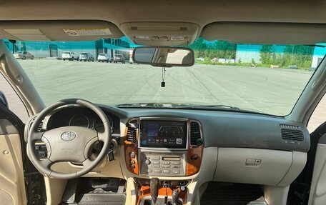 Toyota Land Cruiser 100 рестайлинг 2, 2006 год, 2 500 000 рублей, 13 фотография
