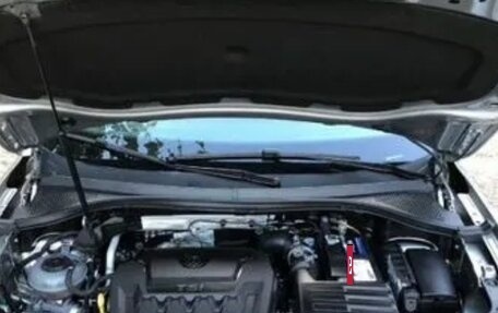 Volkswagen Tiguan II, 2017 год, 2 750 000 рублей, 2 фотография