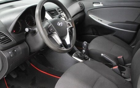 Hyundai Solaris II рестайлинг, 2013 год, 660 000 рублей, 16 фотография