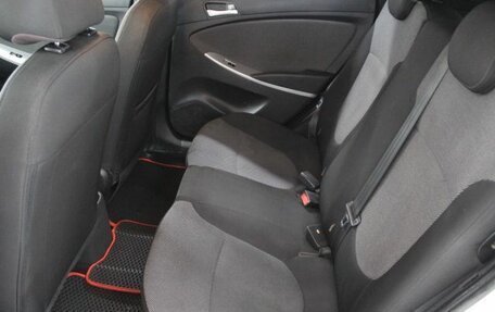 Hyundai Solaris II рестайлинг, 2013 год, 660 000 рублей, 15 фотография