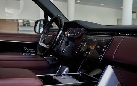 Land Rover Range Rover IV рестайлинг, 2023 год, 21 800 000 рублей, 9 фотография