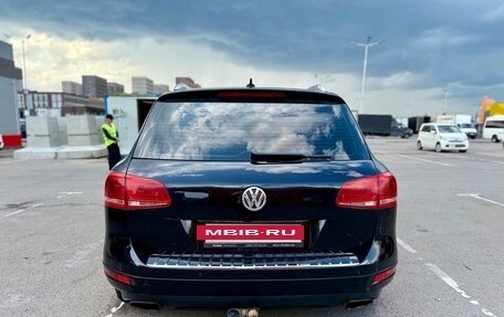 Volkswagen Touareg III, 2011 год, 2 199 000 рублей, 4 фотография