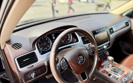 Volkswagen Touareg III, 2011 год, 2 199 000 рублей, 10 фотография
