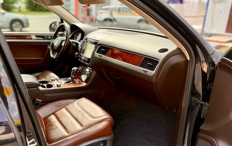 Volkswagen Touareg III, 2011 год, 2 199 000 рублей, 15 фотография
