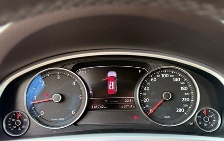 Volkswagen Touareg III, 2011 год, 2 199 000 рублей, 11 фотография