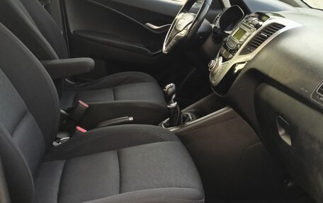 Hyundai ix20 i рестайлинг, 2010 год, 1 050 000 рублей, 8 фотография