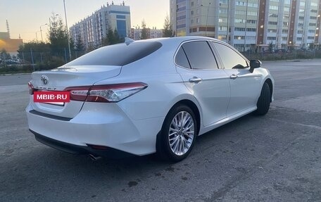 Toyota Camry, 2018 год, 3 299 000 рублей, 5 фотография