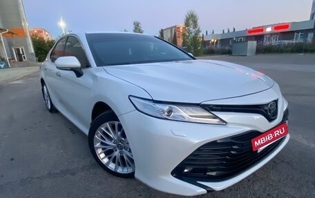 Toyota Camry, 2018 год, 3 299 000 рублей, 8 фотография