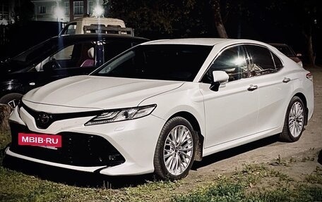 Toyota Camry, 2018 год, 3 299 000 рублей, 14 фотография