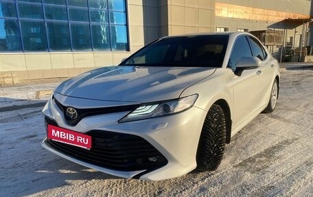 Toyota Camry, 2018 год, 3 299 000 рублей, 13 фотография