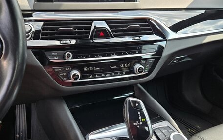 BMW 5 серия, 2019 год, 2 400 000 рублей, 11 фотография