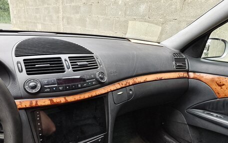 Mercedes-Benz E-Класс, 2003 год, 900 000 рублей, 12 фотография