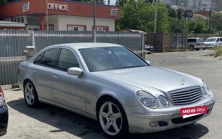 Mercedes-Benz E-Класс, 2003 год, 900 000 рублей, 2 фотография