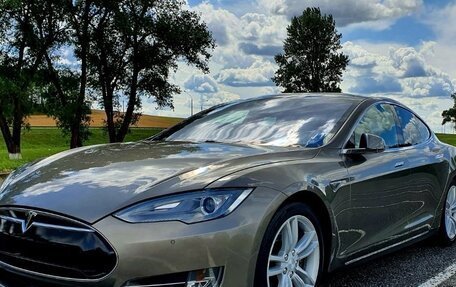 Tesla Model S I, 2015 год, 2 345 678 рублей, 2 фотография