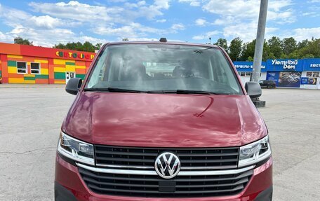 Volkswagen Multivan T6 рестайлинг, 2021 год, 6 400 000 рублей, 3 фотография