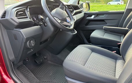 Volkswagen Multivan T6 рестайлинг, 2021 год, 6 400 000 рублей, 9 фотография