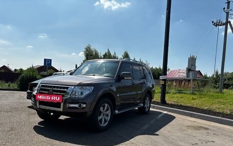 Mitsubishi Pajero IV, 2011 год, 1 920 000 рублей, 2 фотография