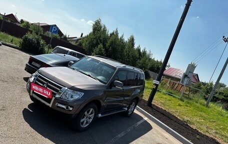 Mitsubishi Pajero IV, 2011 год, 1 920 000 рублей, 3 фотография