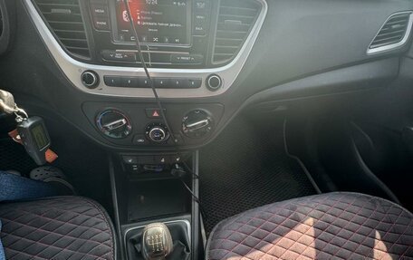 Hyundai Solaris II рестайлинг, 2017 год, 1 200 000 рублей, 6 фотография