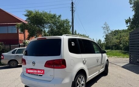 Volkswagen Touran III, 2011 год, 1 200 000 рублей, 4 фотография