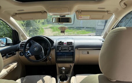 Volkswagen Touran III, 2011 год, 1 200 000 рублей, 7 фотография