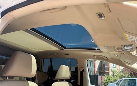 Volkswagen Touran III, 2011 год, 1 200 000 рублей, 12 фотография