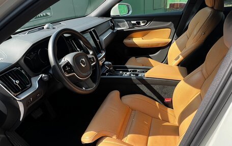 Volvo V60 Cross Country II, 2020 год, 3 990 000 рублей, 9 фотография