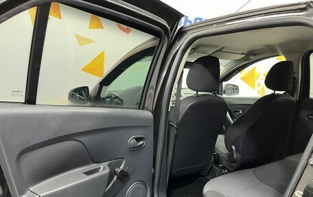 Renault Logan II, 2016 год, 695 000 рублей, 24 фотография
