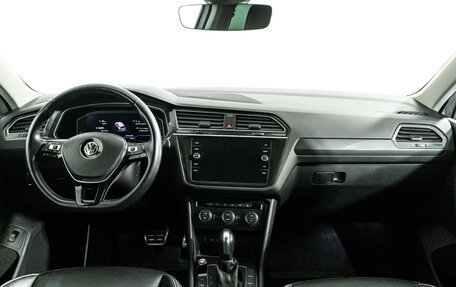 Volkswagen Tiguan II, 2020 год, 3 030 000 рублей, 13 фотография