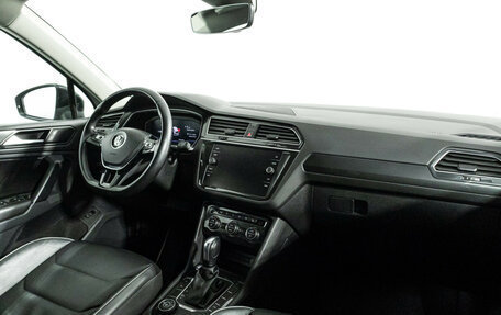 Volkswagen Tiguan II, 2020 год, 3 030 000 рублей, 9 фотография