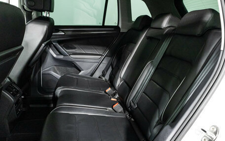 Volkswagen Tiguan II, 2020 год, 3 030 000 рублей, 10 фотография