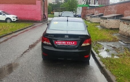 Hyundai Solaris II рестайлинг, 2011 год, 480 000 рублей, 2 фотография
