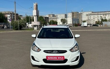 Hyundai Solaris II рестайлинг, 2013 год, 880 000 рублей, 1 фотография