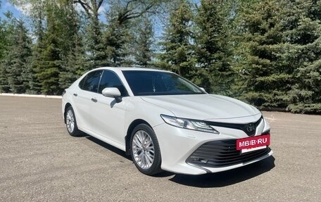Toyota Camry, 2019 год, 3 000 000 рублей, 4 фотография