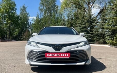 Toyota Camry, 2019 год, 3 000 000 рублей, 3 фотография