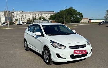 Hyundai Solaris II рестайлинг, 2013 год, 880 000 рублей, 3 фотография