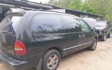 Chrysler Voyager III, 1996 год, 180 000 рублей, 2 фотография