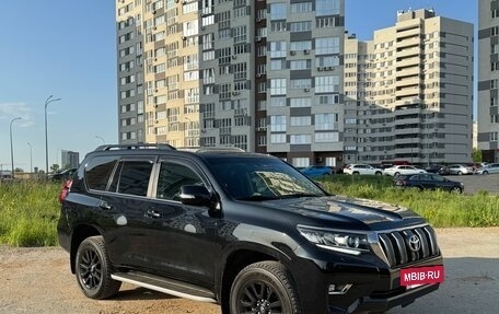 Toyota Land Cruiser Prado 150 рестайлинг 2, 2018 год, 5 600 000 рублей, 2 фотография