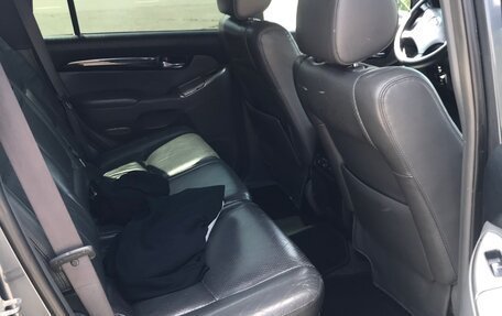 Toyota Land Cruiser Prado 120 рестайлинг, 2004 год, 1 000 000 рублей, 10 фотография
