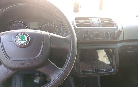 Skoda Fabia II, 2011 год, 780 000 рублей, 10 фотография