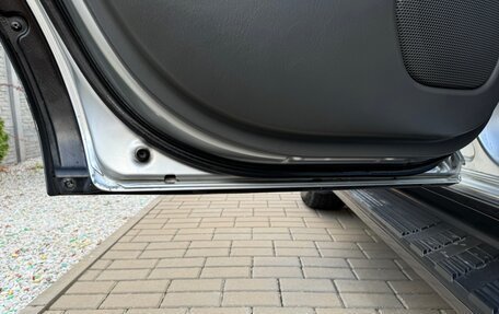 Toyota Land Cruiser Prado 120 рестайлинг, 2007 год, 2 950 000 рублей, 11 фотография