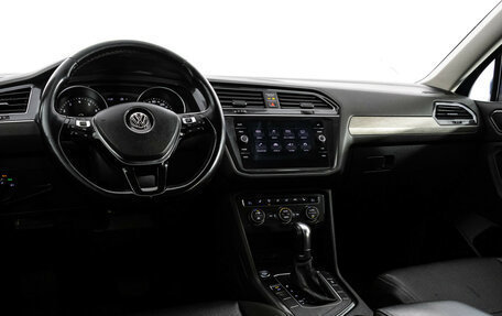 Volkswagen Tiguan II, 2017 год, 2 500 000 рублей, 11 фотография
