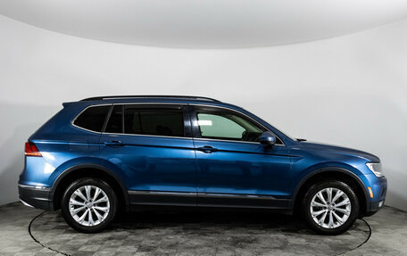 Volkswagen Tiguan II, 2017 год, 2 500 000 рублей, 4 фотография