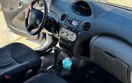 Toyota Yaris I рестайлинг, 2003 год, 400 000 рублей, 11 фотография