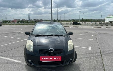 Toyota Yaris III рестайлинг, 2008 год, 595 000 рублей, 11 фотография
